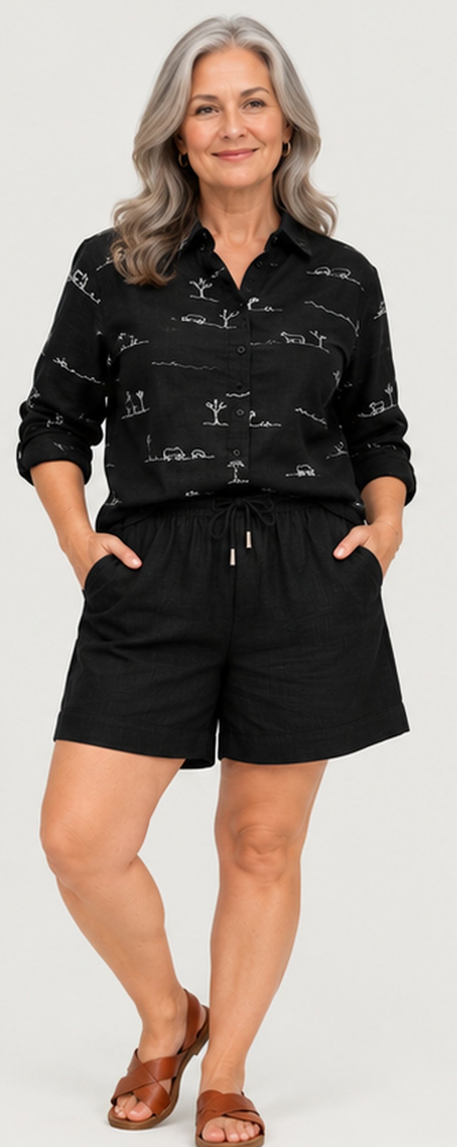 Everyday Linen Shorts in Black